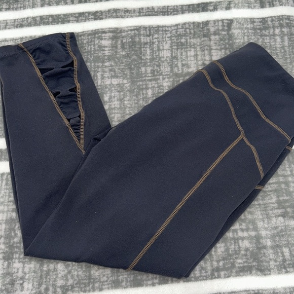 Athleta Gray Leggings with Wide Waistband and Snug Fit - Picture 12 of 12